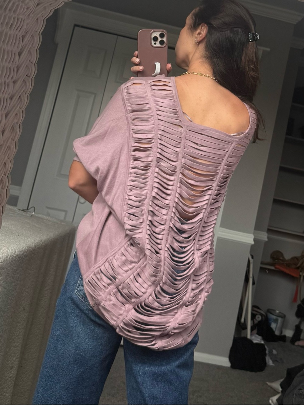 BCBGeneration Relaxed V-Neck Short Sleeve Sweater with Cut out back- Dusty Mauve